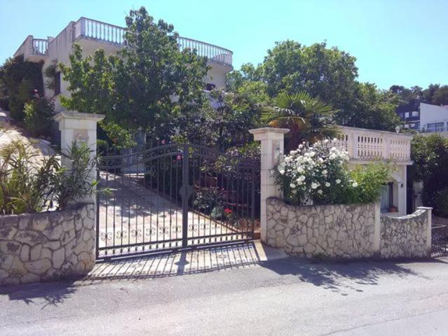 טרוגיר Villa Caroline מראה חיצוני תמונה